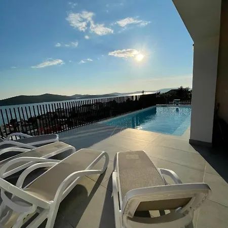 The Tinel -modern Adriatic With Heated Pool & Sea View Near Sibenik *