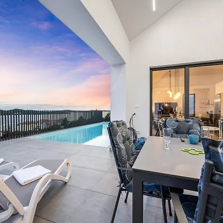 The Tinel 别墅 扎博里克