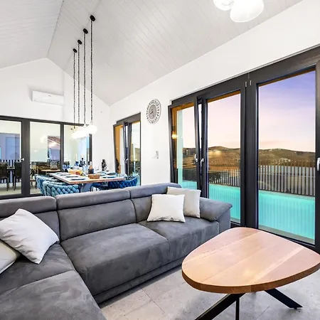 别墅 The Tinel 扎博里克