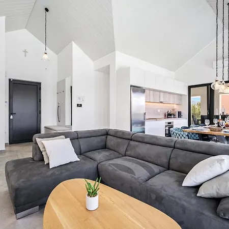 The Tinel -modern Adriatic With Heated Pool & Sea View Near Sibenik Villa *