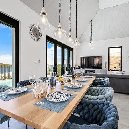The Tinel -modern Adriatic With Heated Pool & Sea View Near Sibenik Villa